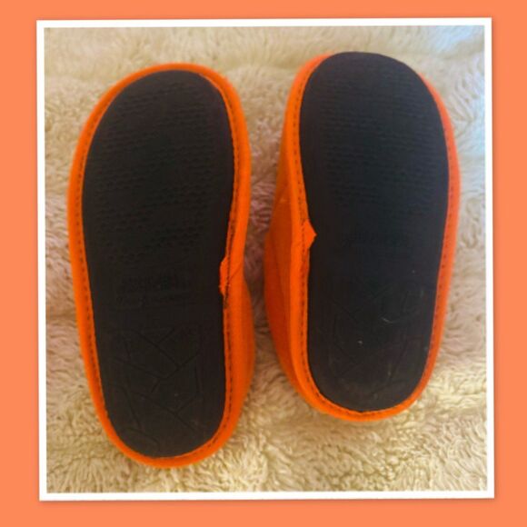 Child Dluxe by Dearfoams Pumpkin Slippers - Size 13-1 - Picture 2 of 4